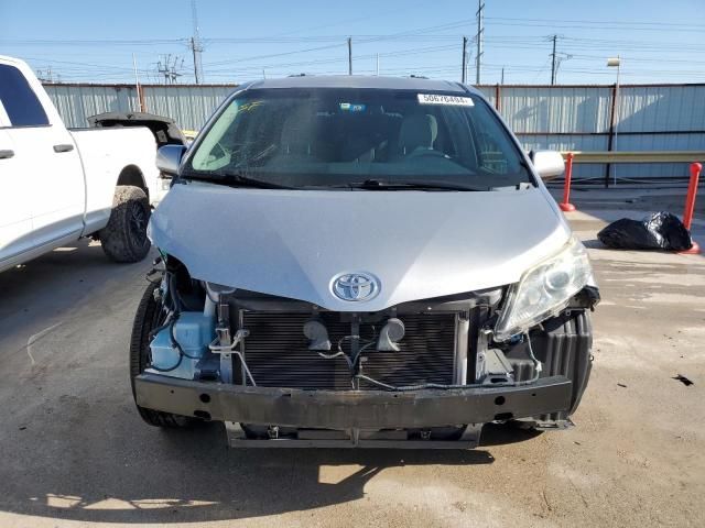 2012 Toyota Sienna LE