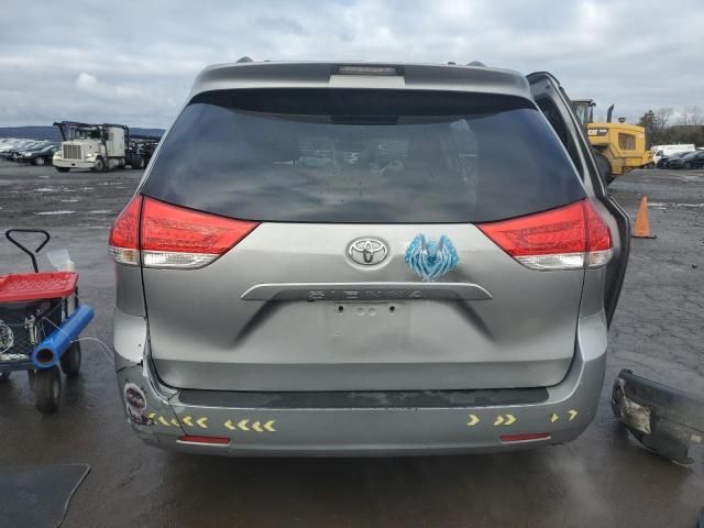 2013 Toyota Sienna XLE