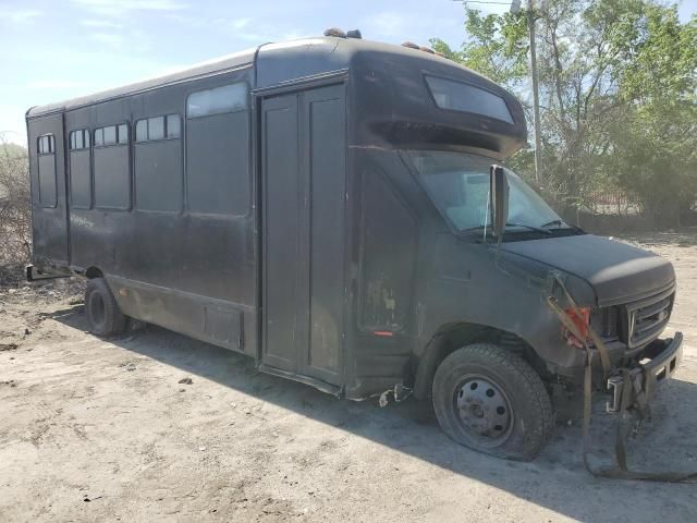 2006 Ford Econoline E450 Super Duty Cutaway Van