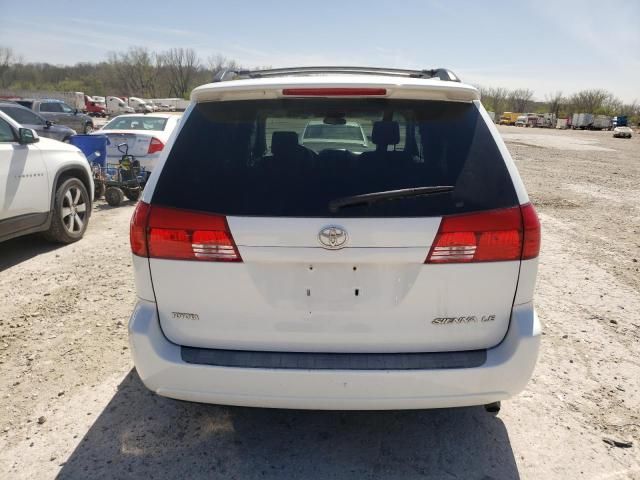 2004 Toyota Sienna CE