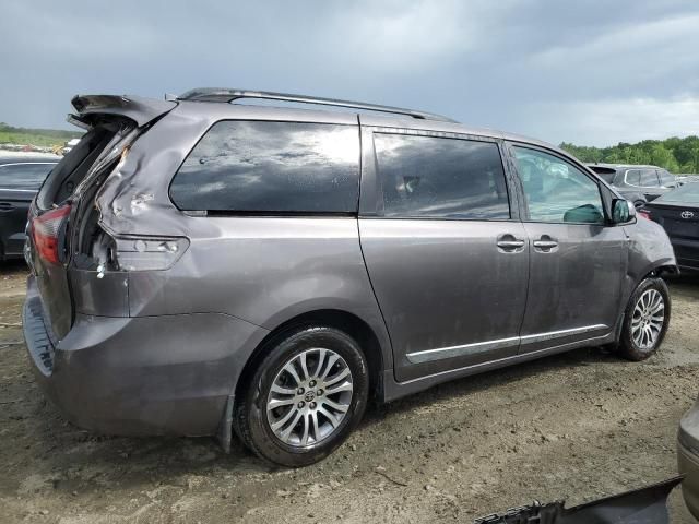 2020 Toyota Sienna XLE