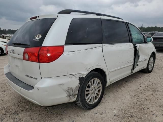 2010 Toyota Sienna XLE