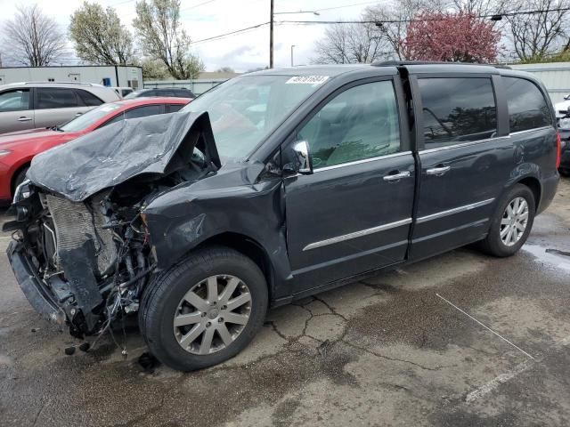 2011 Chrysler Town & Country Touring L