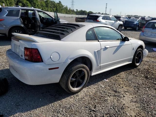 2000 Ford Mustang