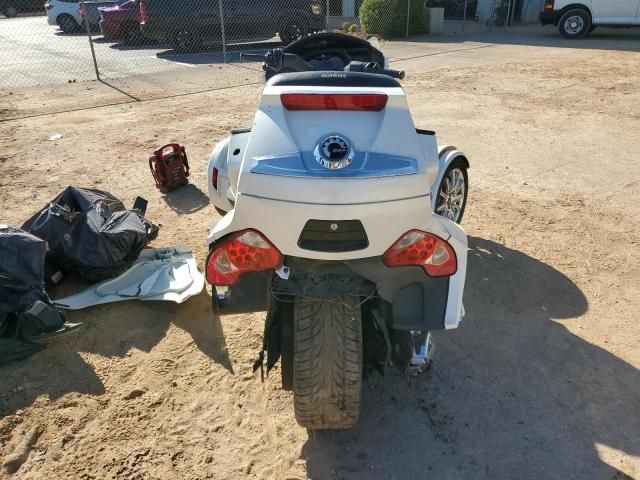 2015 Can-Am Spyder Roadster RT