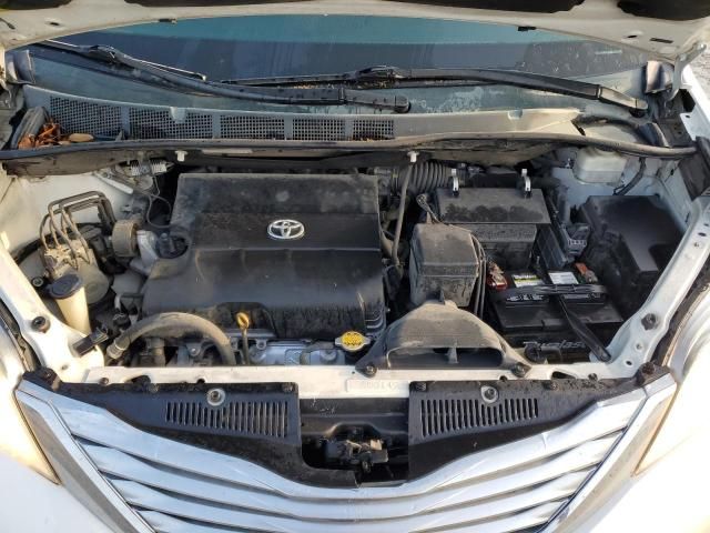 2012 Toyota Sienna XLE