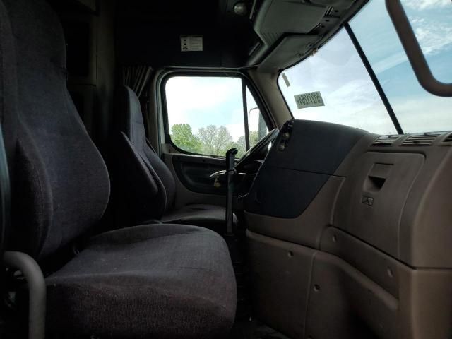 2011 Freightliner Cascadia 125