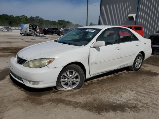 2005 Toyota Camry LE