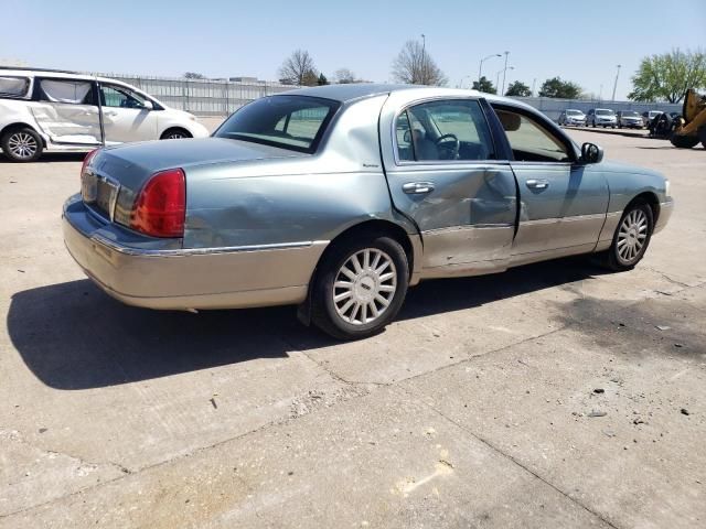 2005 Lincoln Town Car Signature