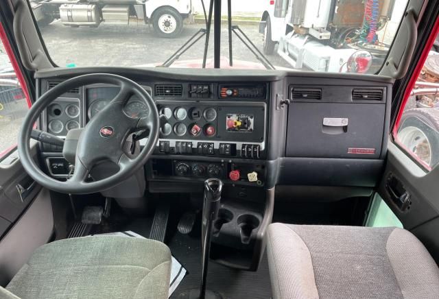 2009 Kenworth Construction T800