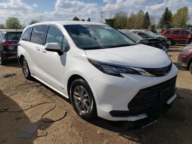 2021 Toyota Sienna LE