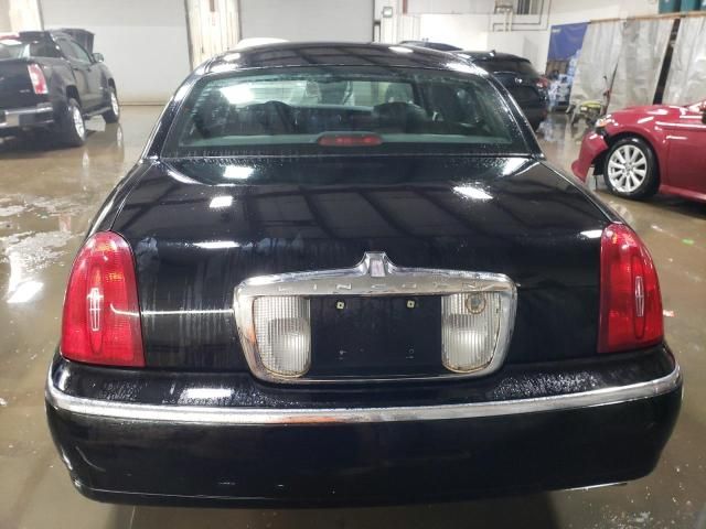 2000 Lincoln Town Car Signature