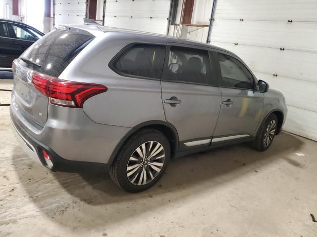 2020 Mitsubishi Outlander SE