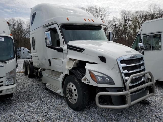 2019 Freightliner Cascadia 126