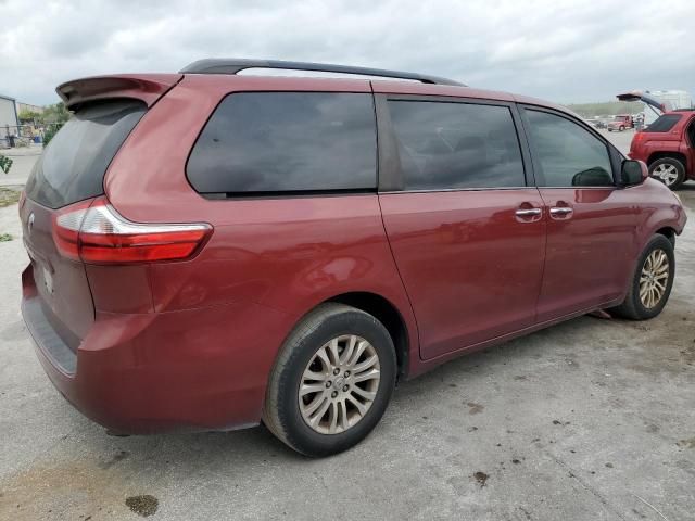 2017 Toyota Sienna XLE