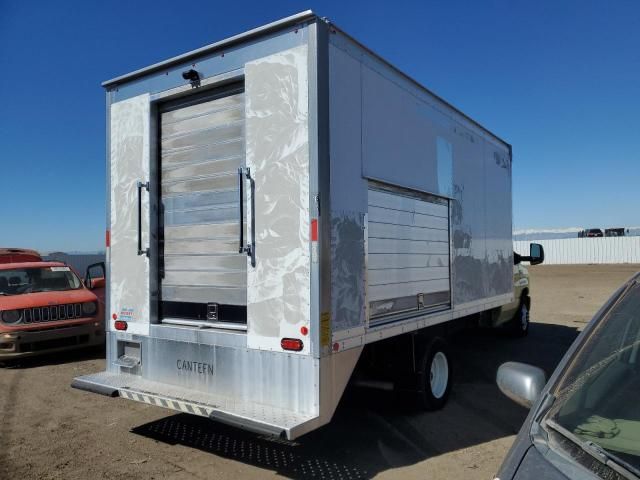 2019 Ford Econoline E450 Super Duty Cutaway Van