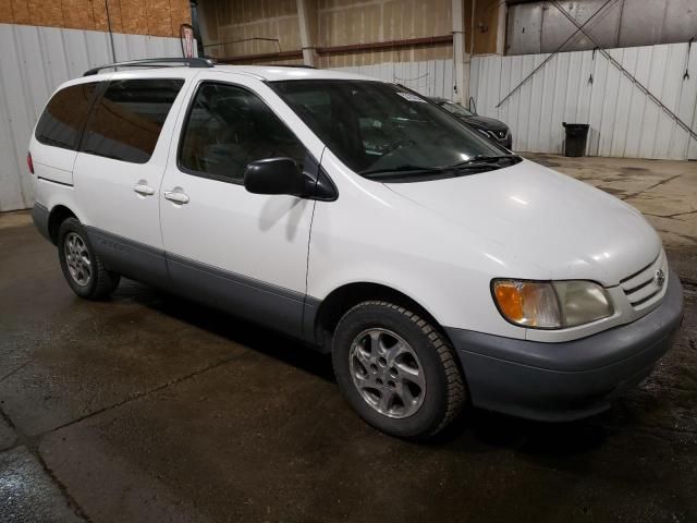 2001 Toyota Sienna LE