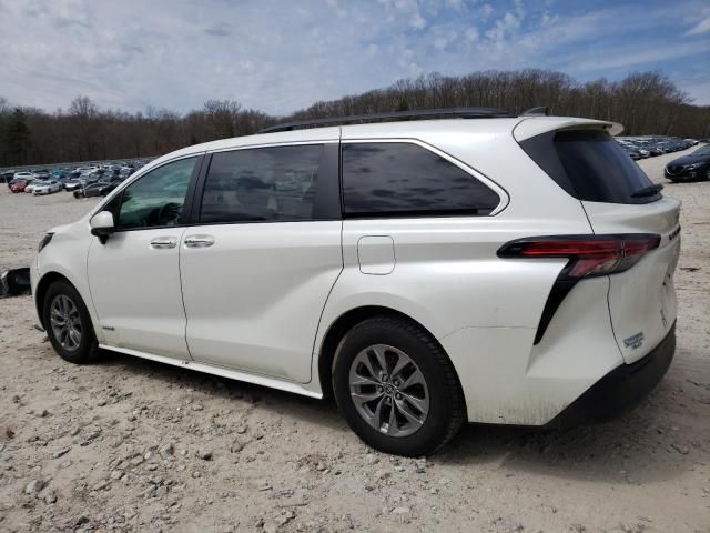 2021 Toyota Sienna XLE