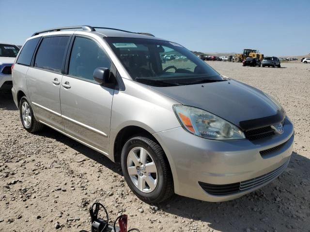 2004 Toyota Sienna CE