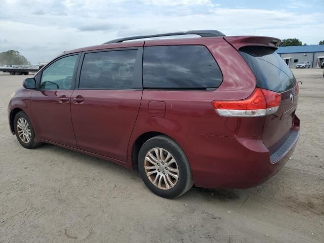 2011 Toyota Sienna XLE