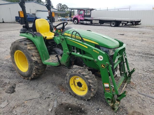 2022 John Deere 3032E