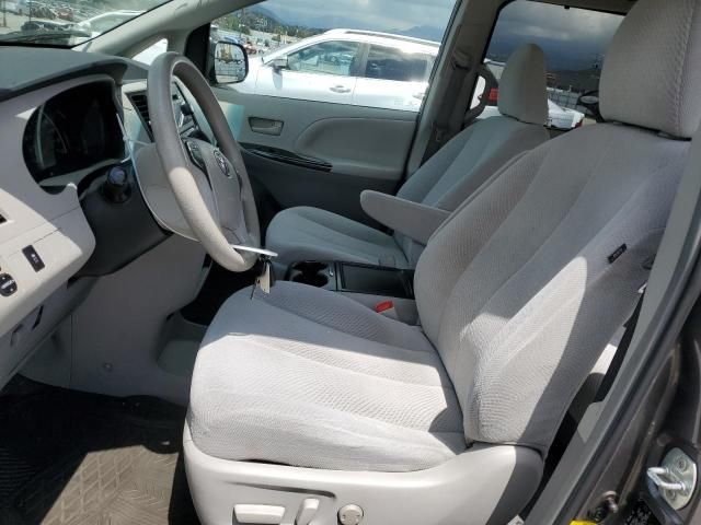 2013 Toyota Sienna LE