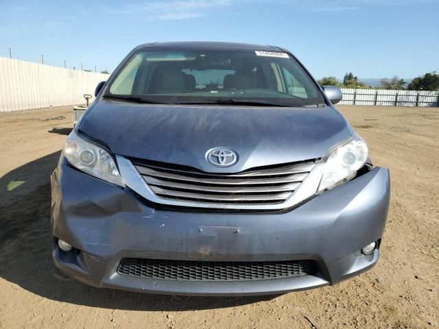 2017 Toyota Sienna XLE