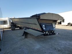 Salvage trucks for sale at Haslet, TX auction: 2014 Trail King Trailer