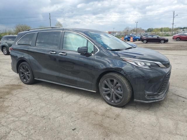 2022 Toyota Sienna XSE