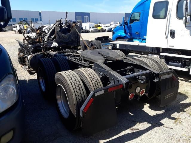 2016 Freightliner Cascadia 113