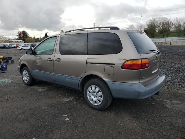 1998 Toyota Sienna LE