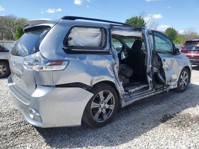 2017 Toyota Sienna SE