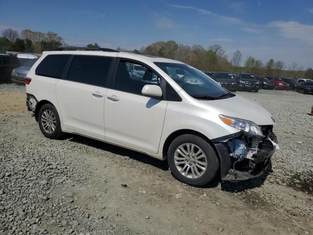 2017 Toyota Sienna XLE