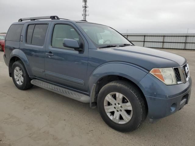 2005 Nissan Pathfinder LE