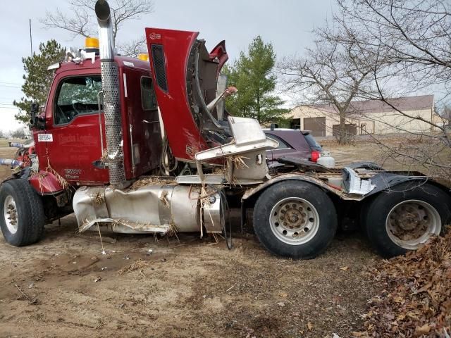 2018 Kenworth Construction T880