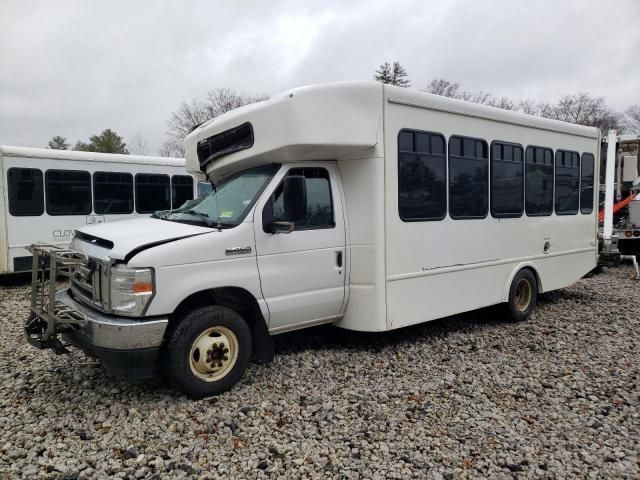 2021 Ford Econoline E450 Super Duty Cutaway Van