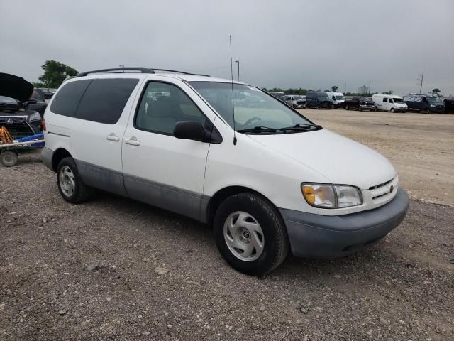 1998 Toyota Sienna LE