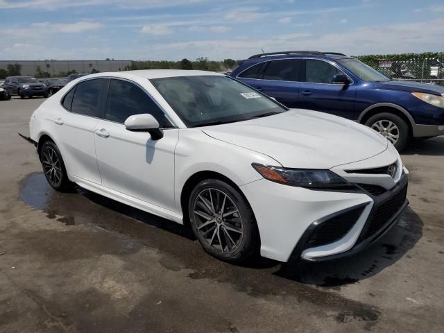 2021 Toyota Camry SE