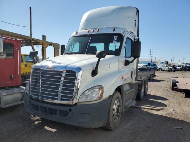 2016 Freightliner Cascadia 125