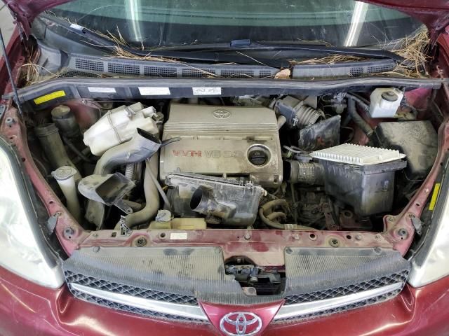 2005 Toyota Sienna XLE