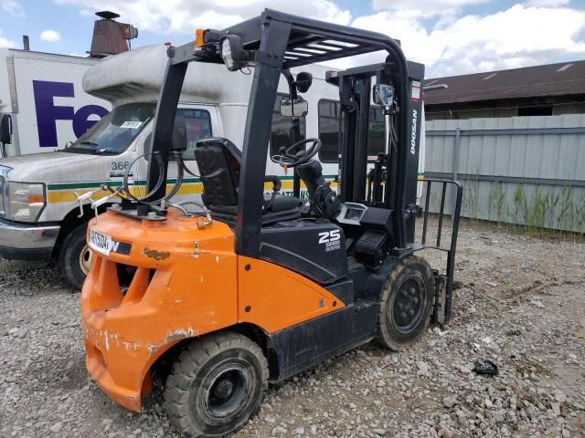 2022 Doosan Forklift