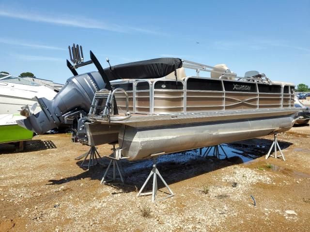 2015 Xcur Pontoon