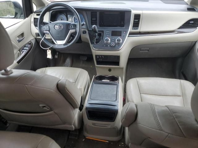 2017 Toyota Sienna XLE