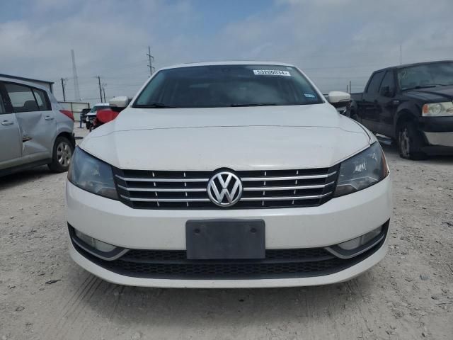 2013 Volkswagen Passat SEL