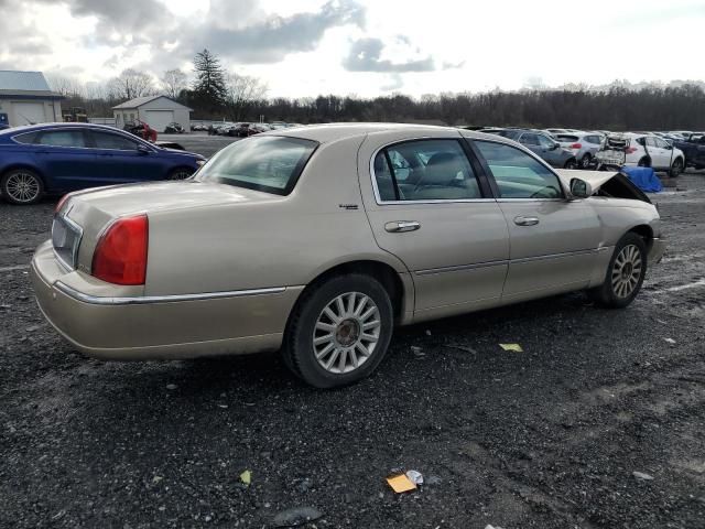 2005 Lincoln Town Car Signature Limited