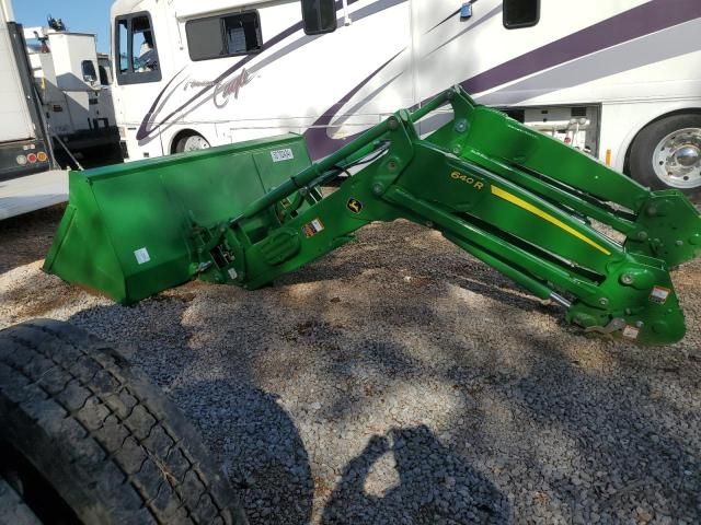 2023 John Deere 640R