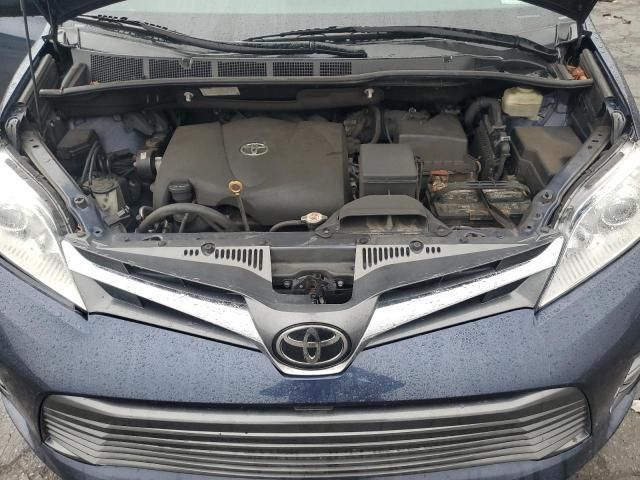 2019 Toyota Sienna XLE