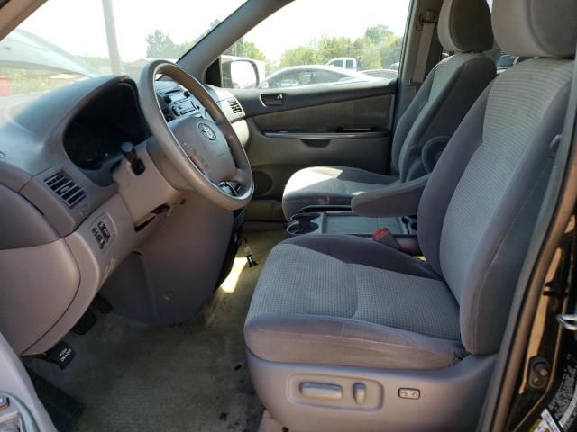 2009 Toyota Sienna CE