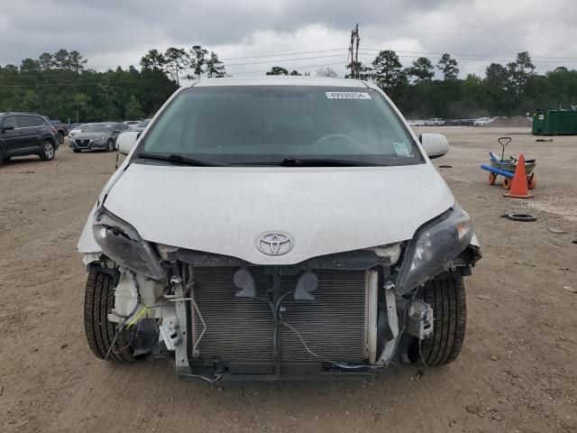 2013 Toyota Sienna Sport