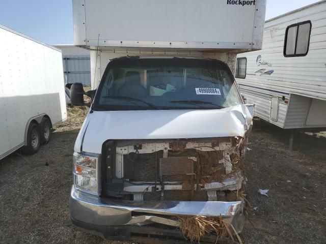 2019 Ford Econoline E450 Super Duty Cutaway Van